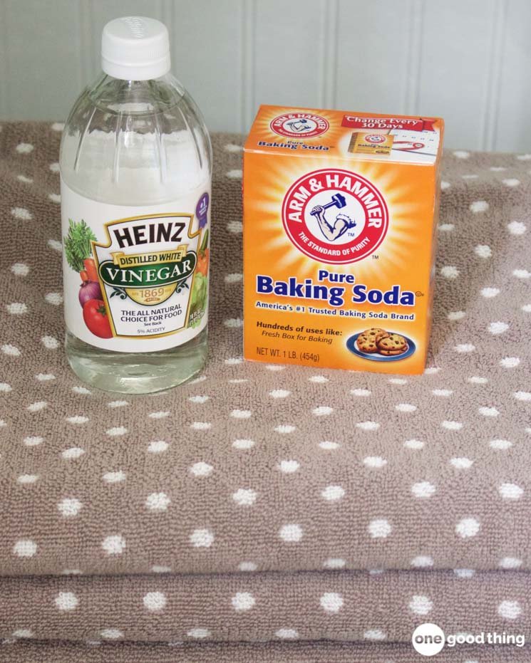 Vinegar vs. Baking Soda: Which Cleans Better?